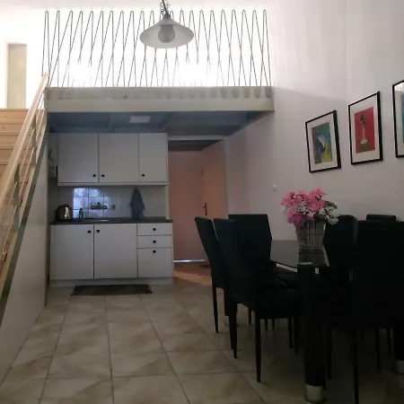Cozy Beach House In Kandia